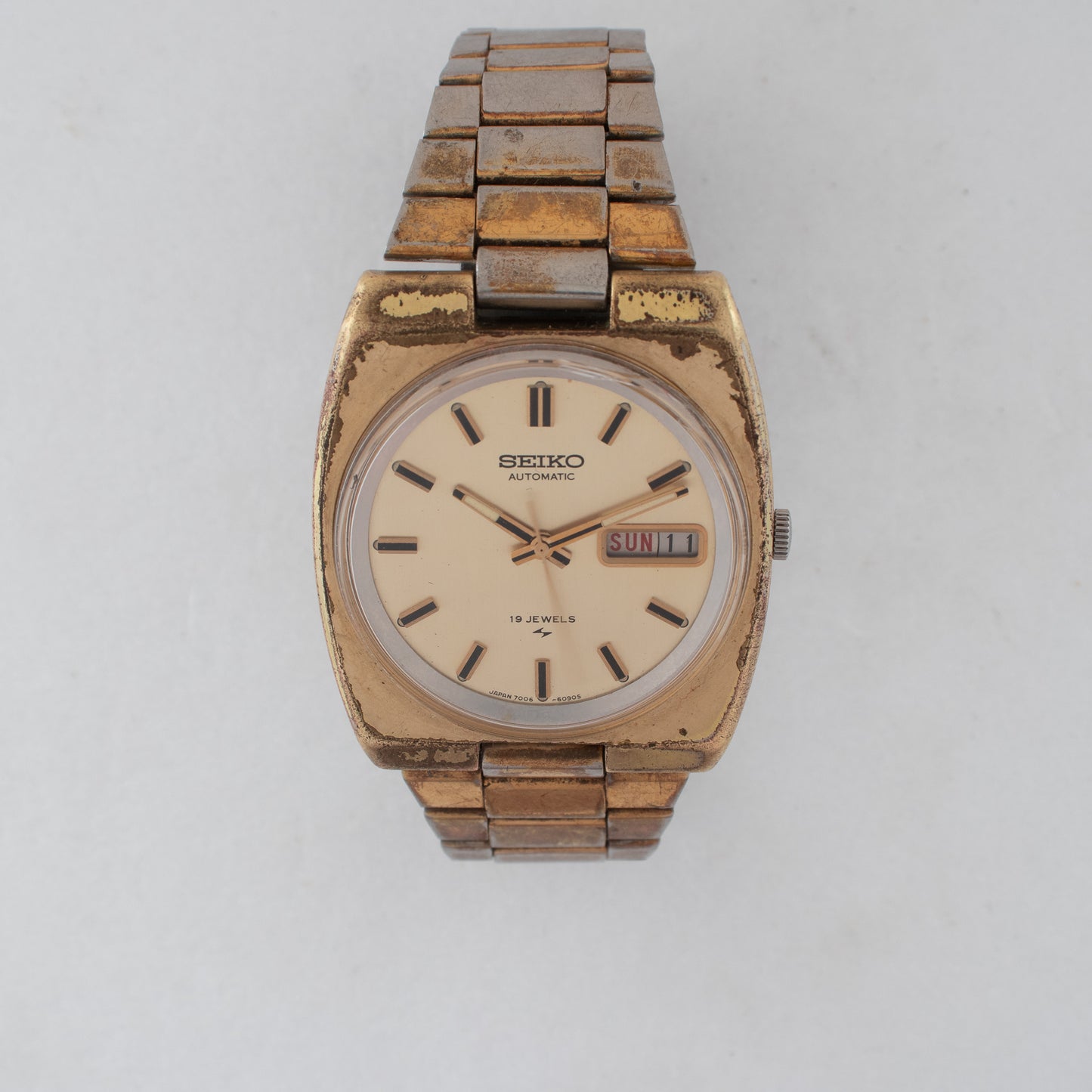Vintage Seiko Automatic Cushion Case 7006-6000 Champagne Dial 19J Watch 1974