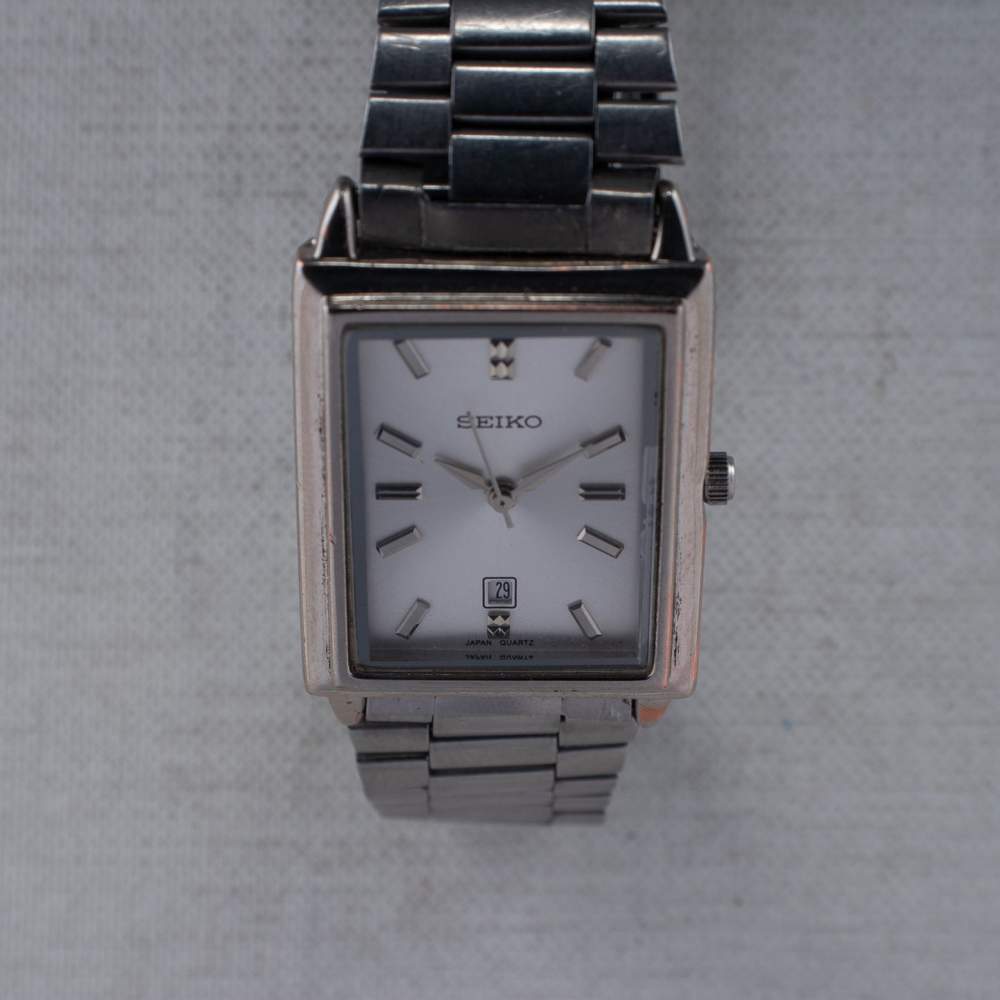 Vintage Seiko Quartz Rectangular Men's Watch 7N01-0EA0 Silver Dial With Date