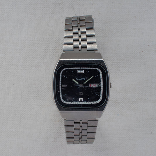 Vintage Seiko SQ Quartz 8223-508A Dark Blue Dial White Accent TV Case Watch
